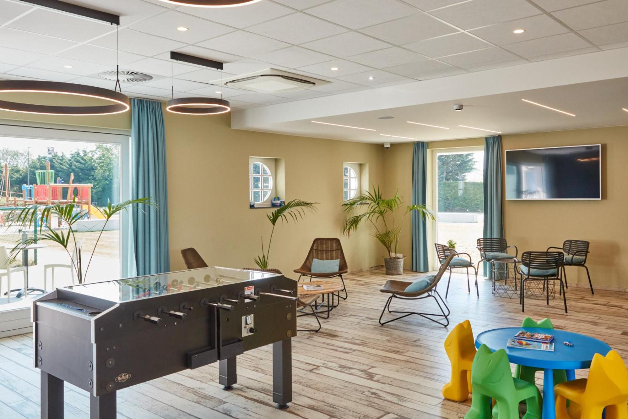 Holiday Suites Nieuwpoort Exterior foto